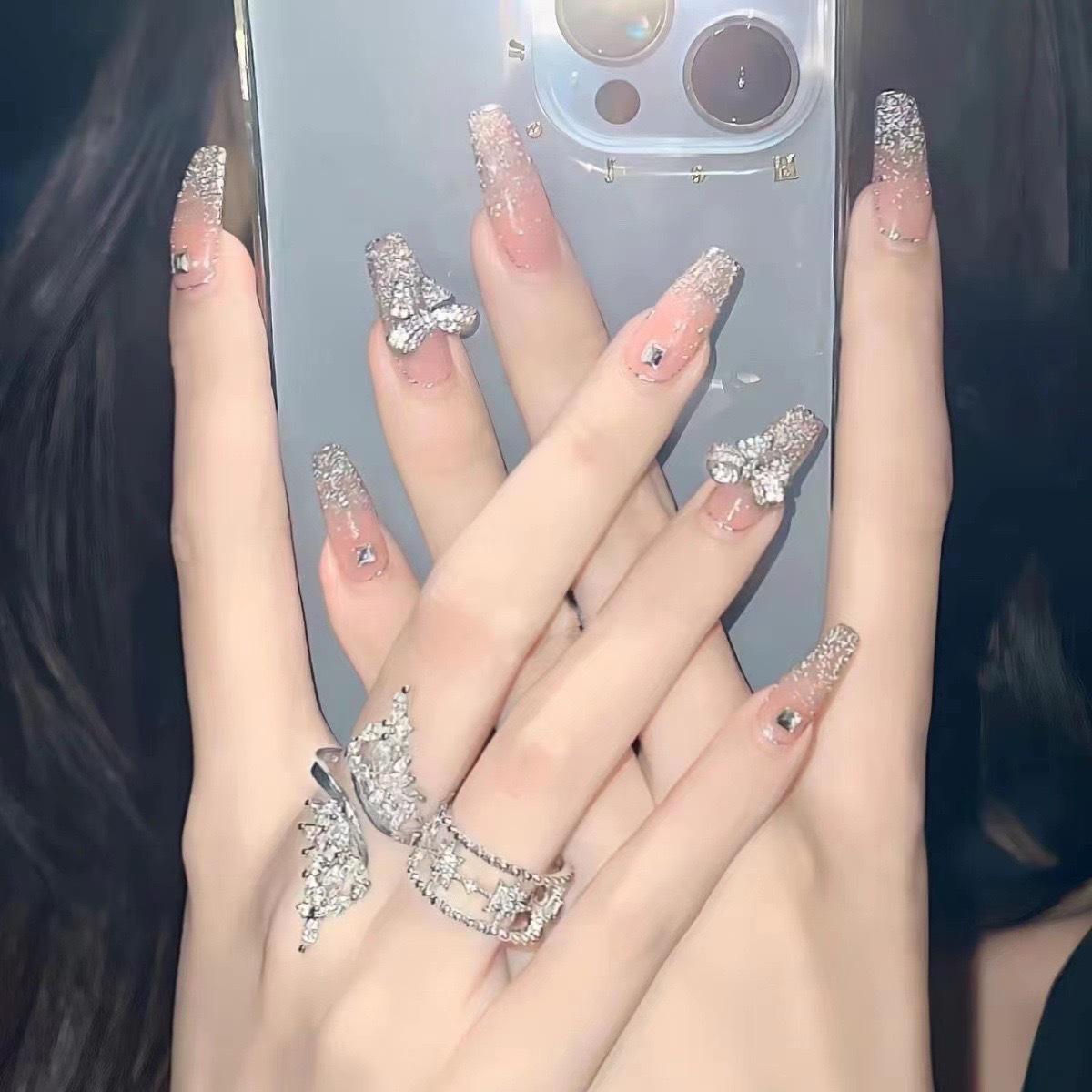 

Crushed Diamond False Nail Art Stickers – Trendy Wearable Nail Patches Glue Type