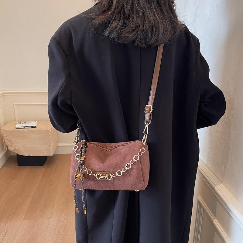 

Фактурная маленькая сумка женская 2025 зима новая мода мягкая кожа сумка-подушка ins контрастная цветная вставка на плечо сумка-мессенджер 22*10*13