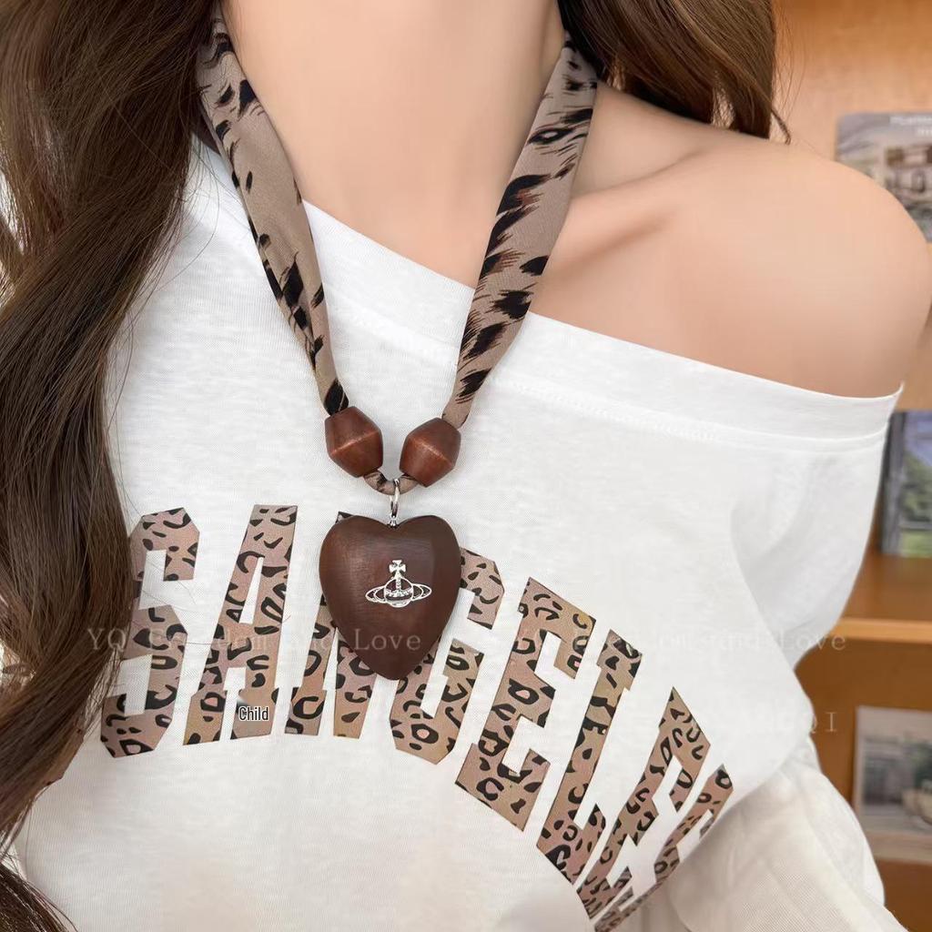 Meillard Damen Leopardenmuster Seidenschal Halskette mit Stoffblume und einzigartigem Kordelzug-Design