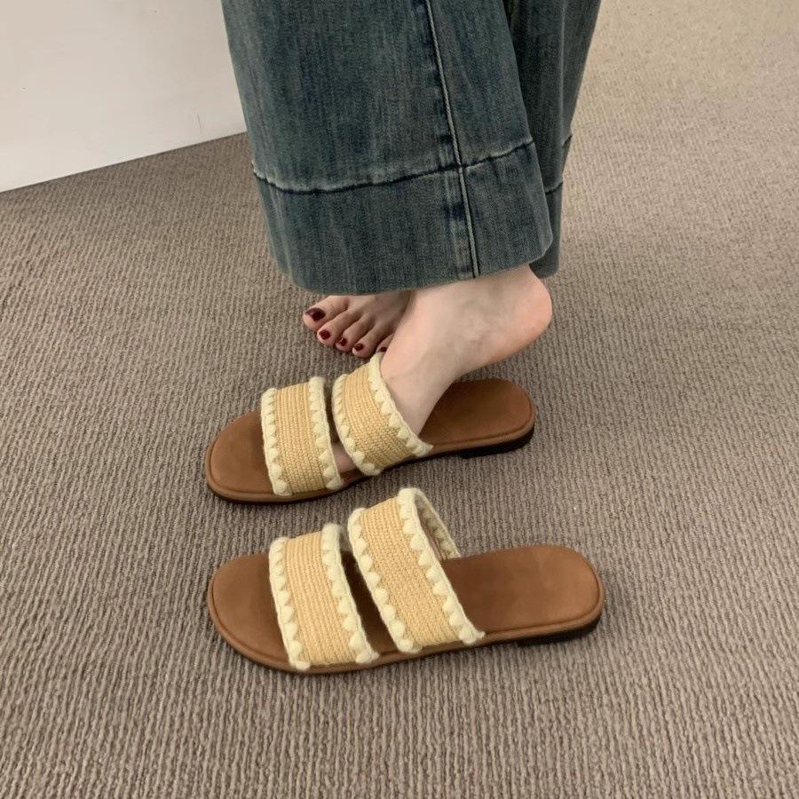 Woven cross-strapped open-toed flat-bottomed slippers for women's summer wear Bohemian seaside vacation beach sandals