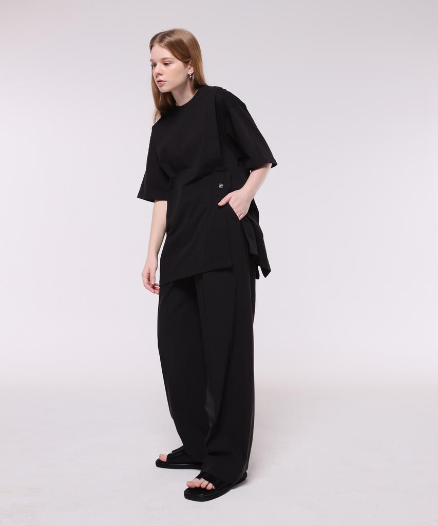 Kankeu Side Slit T-Shirt - Black