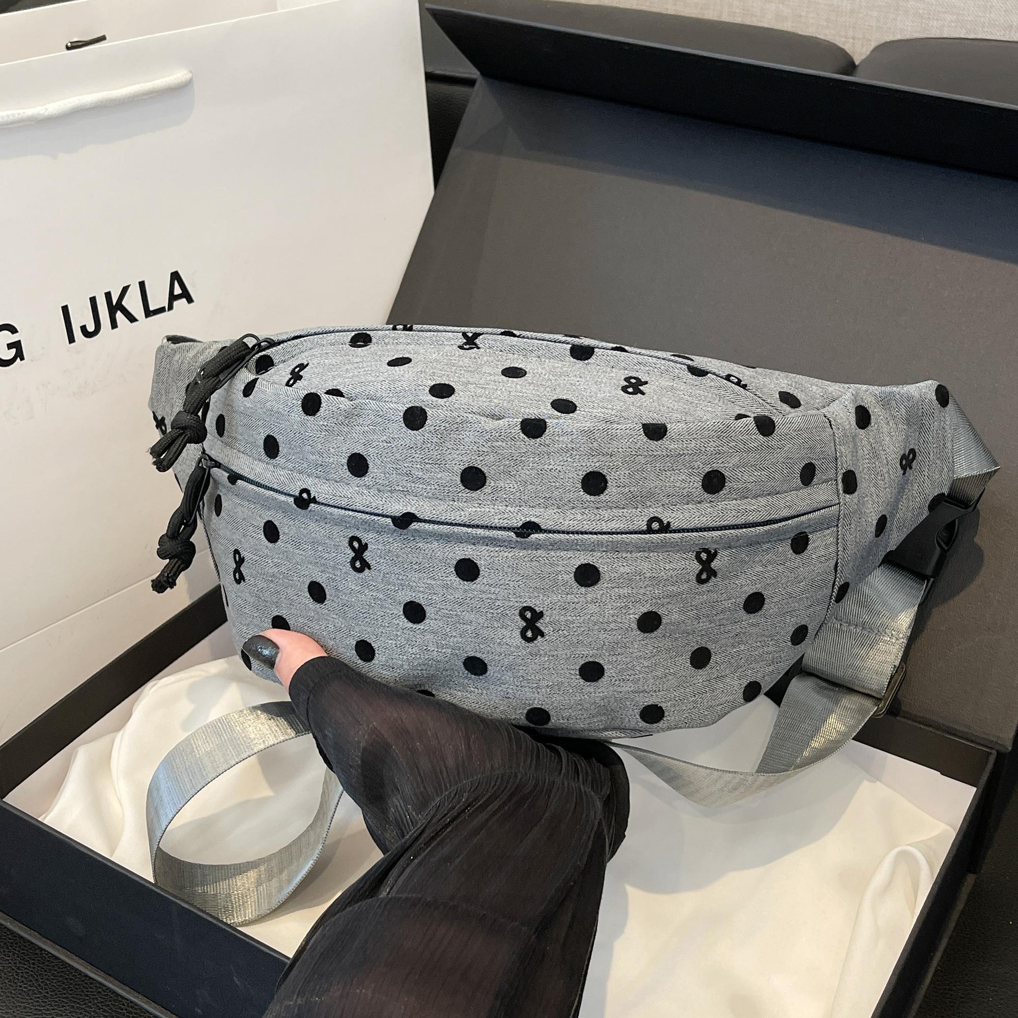 

Это высококачественная нишевая сумка, стильная сумка через плечо, подходящая для повседневного использования.