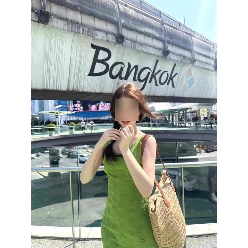 

Wind green V-neck vest dress women s summer retro elegant hollow waist A-shaped skirt short skirt XL- (recommended 110-60kg)