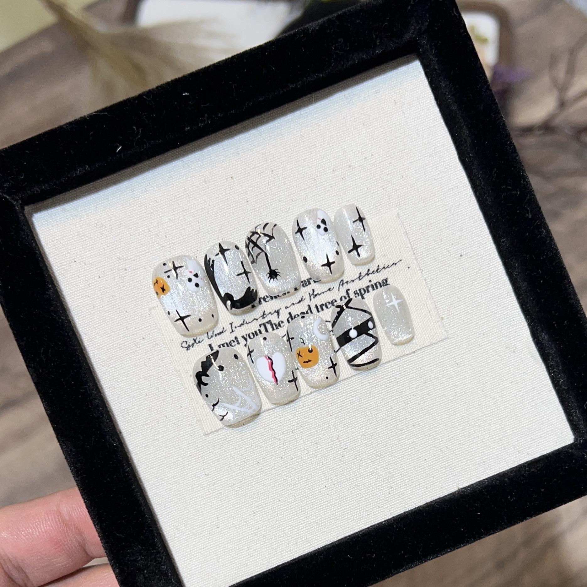 

Ночь Короткий Милый Стиль Носить Броню Хэллоуин Тыква Монстр Маникюр Расписанные Вручную Накладные Ногти Съемные Ногти small S