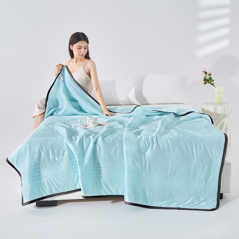 Seiden-Sommerdecke mit kühlendem Effekt: Einzel-/Doppelbett, Maschinenwaschbar, Klimaanlagen-geeignet, Dünner Geschenke-Quilt