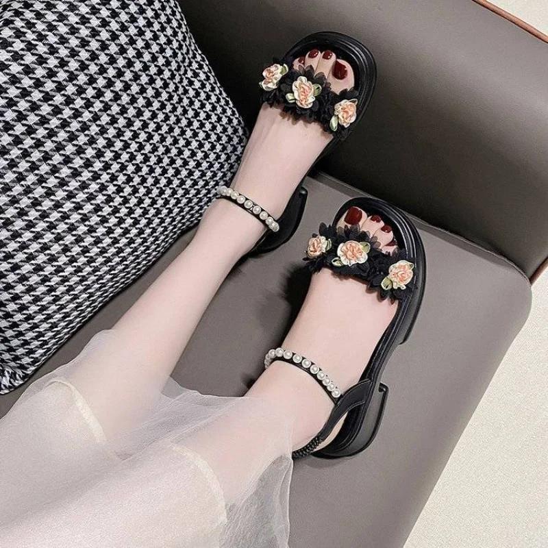 Fashion Beige One Word Footwear Block Heel with Low Heels Outdoor Beach Roman Style Sandals for Women Summer 2024 Ladies Shoes Open Toe