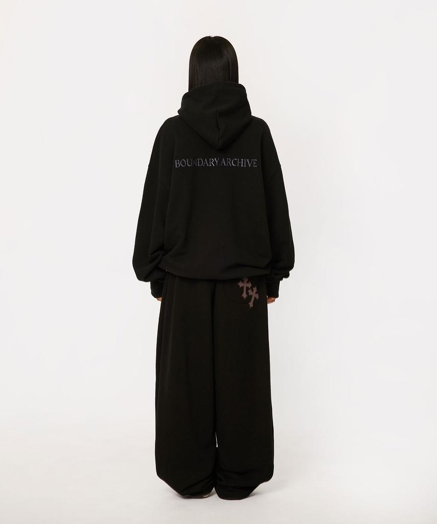 BOUNDARY Twin Crossbody Patch Long Sweatpants [Black]