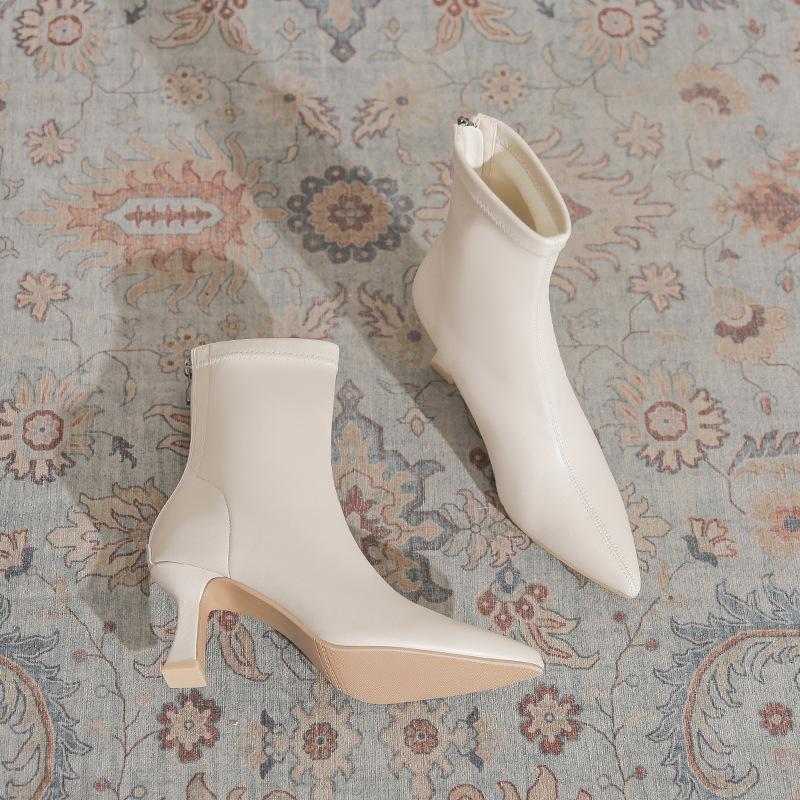 Dünner Absatz kurze Stiefel Damen neu Herbst und Winter 2025 spitz zulaufend Temperament schlicht einfarbig Reißverschluss hinten mittelhohe Stiefel machen nicht müde