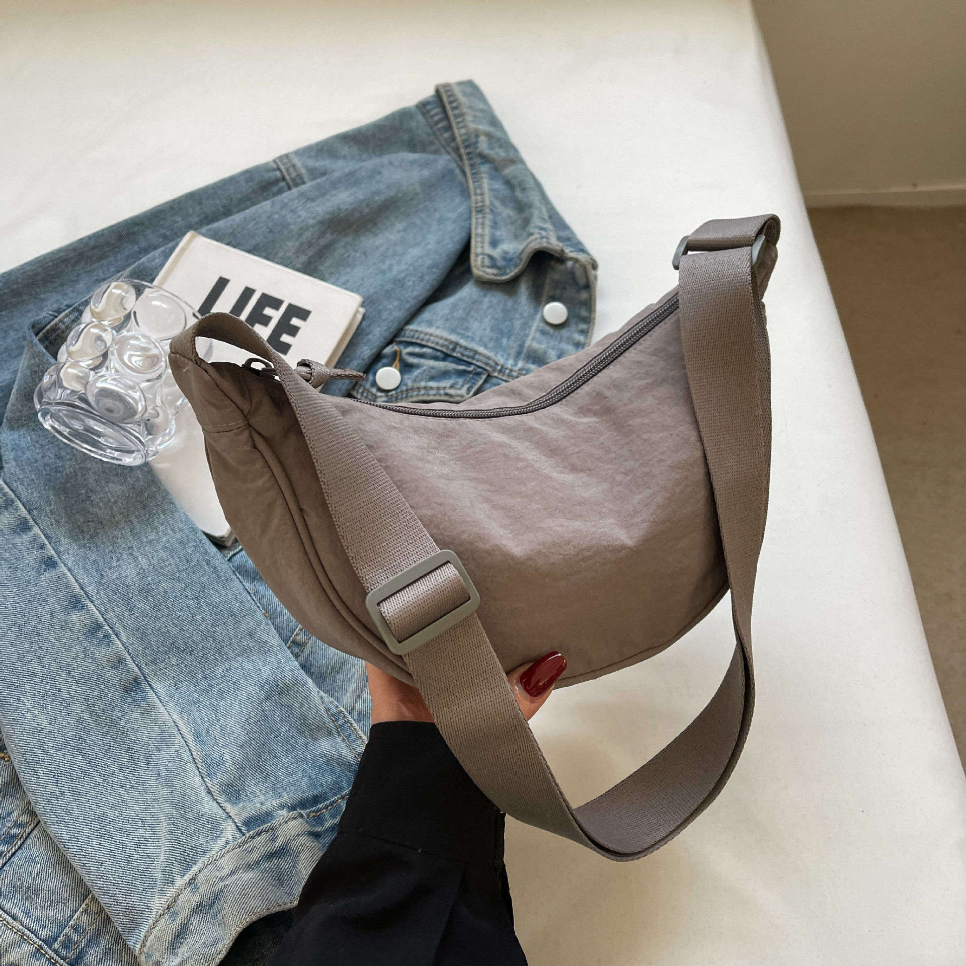 

Youjia примерочная женская сумка-мессенджер Xiaohongshu нейлоновая сумка-пельмень студенческая сумка через плечо тканевая сумка поставка No specification серый