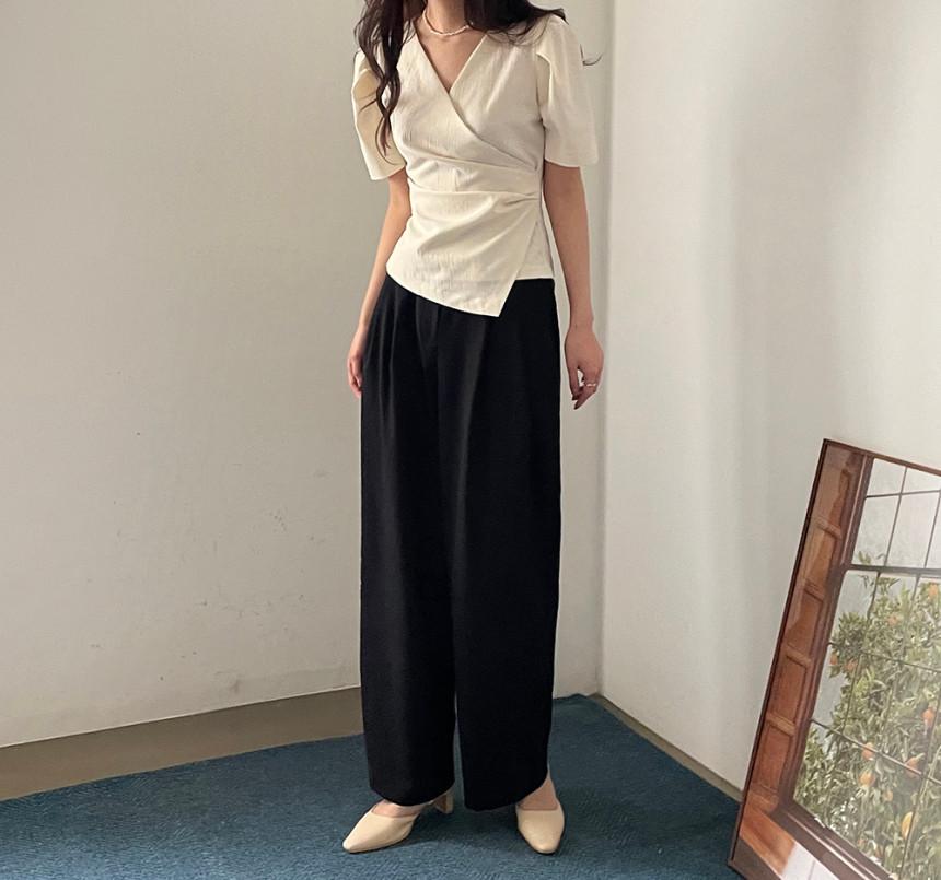 New French Style Irregular V-Neck Pleated Short-Sleeve Women's Shirt for Summer 2026.