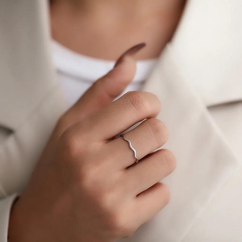 Cao Shiou Korean Fashion Wave Curvilinear Knuckle Ring for Women