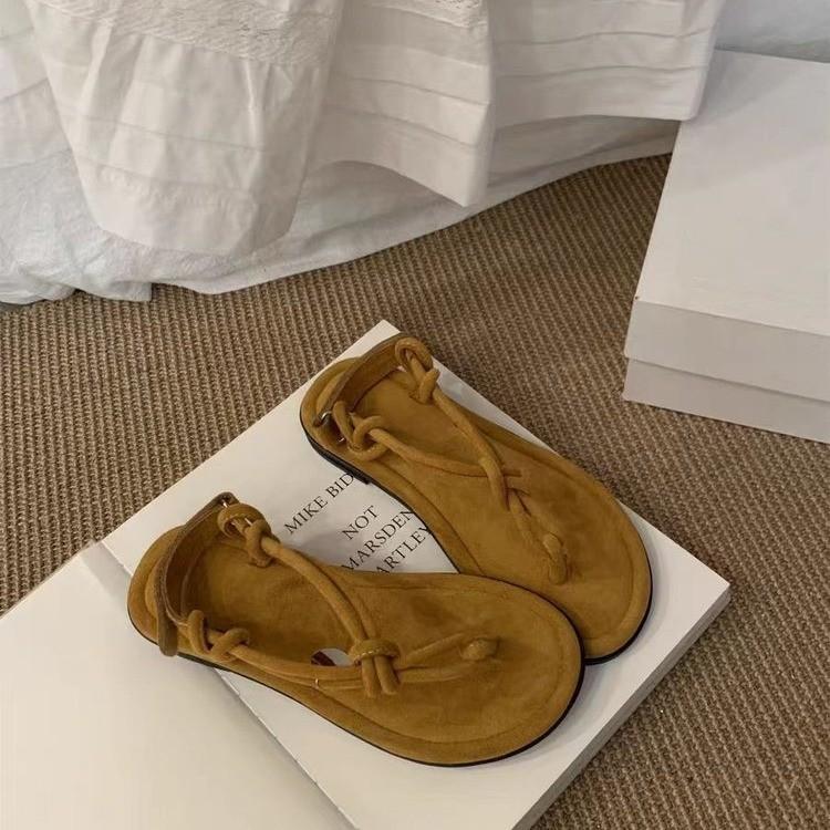 

Женский студенческий модный тренд представляет собой чисто черные шлепанцы с двойным ремешком, противоскользящей износостойкой мягкой подошвой. 35