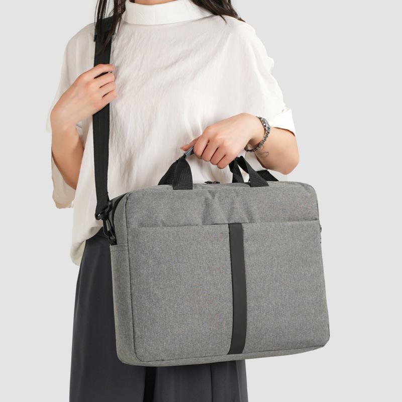 Fashionable Business Laptop Briefcase: Spacious Shoulder Bag with Customizable Logo