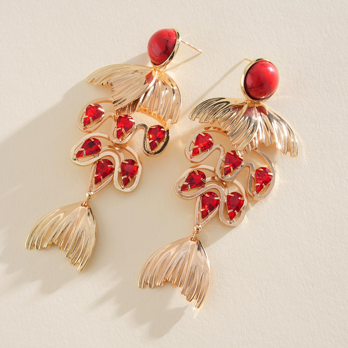 

DIGADAGU Alloy Zircon Fishtail Tassel Danlge Earrings New Simple Luxury Earrings Women Party Zircon Accessories красный