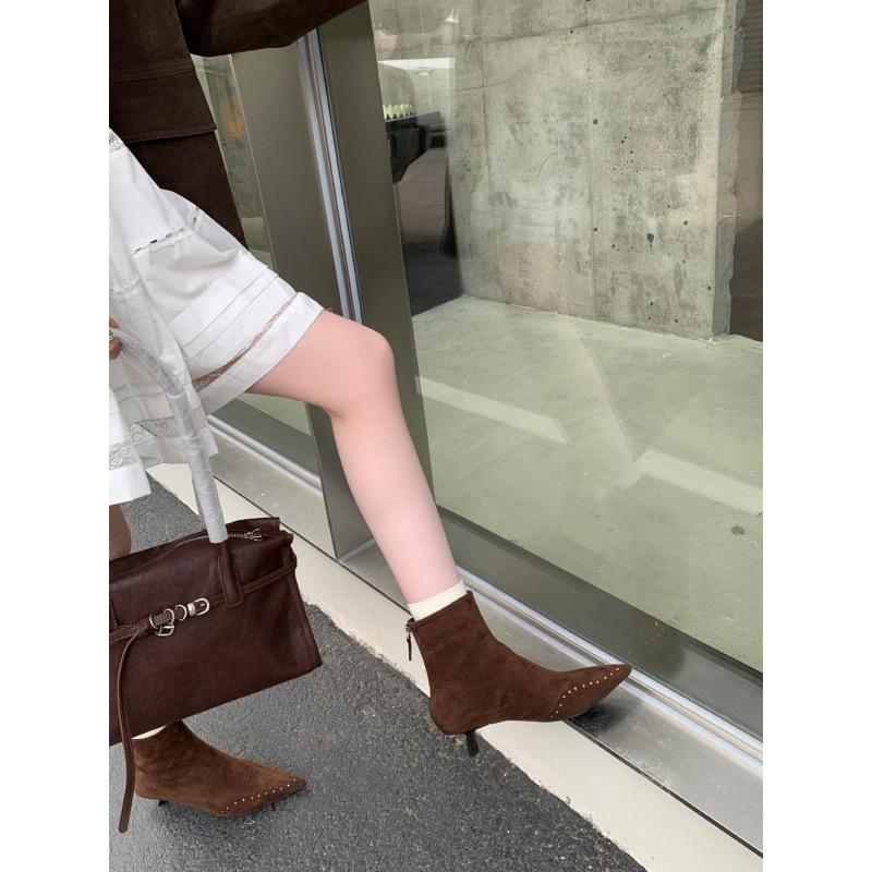 Pointed short boots women's retro autumn and winter new women's boots fashion thin heel boots rivet high heels fashion boots thin boots