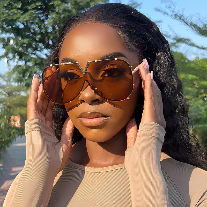 Fashion Large Frame One-Piece Lens Sunglasses Women'S Metal V Colorful Sunglasses Personalized Hip-Hop Special-Shaped Sunglasses