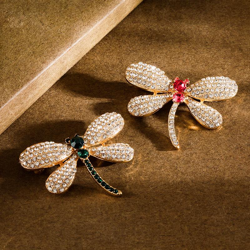 Elegant Dragonfly Rhinestone Brooch for Women - High-End Fashion Accessory with Exquisite Design