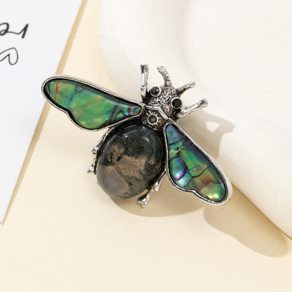 Fashion Brooch Pin With Shell And Stone For Elegant Clothing Accessory Gift