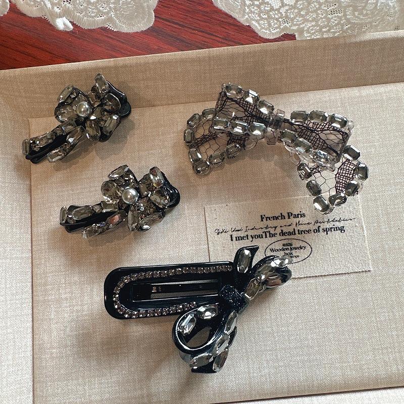 

Sweet and Elegant Bow Crystal Hair Clip, High Quality, Versatile and Chic for Women