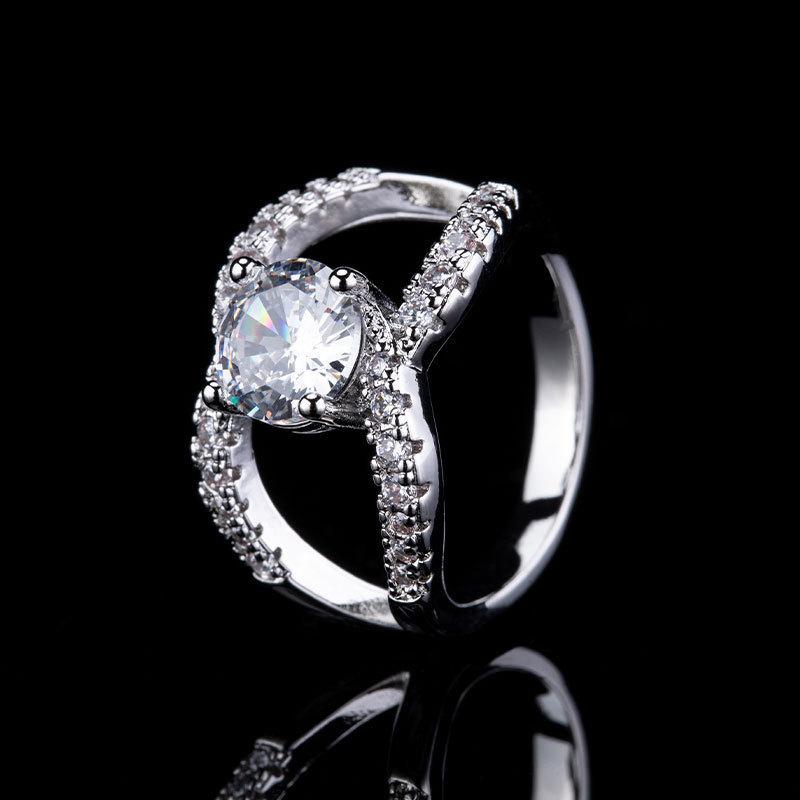 Wind Slightly Set Zircon Ring, Creative Cross Set Diamond Elegant Hollow Women'S Ring