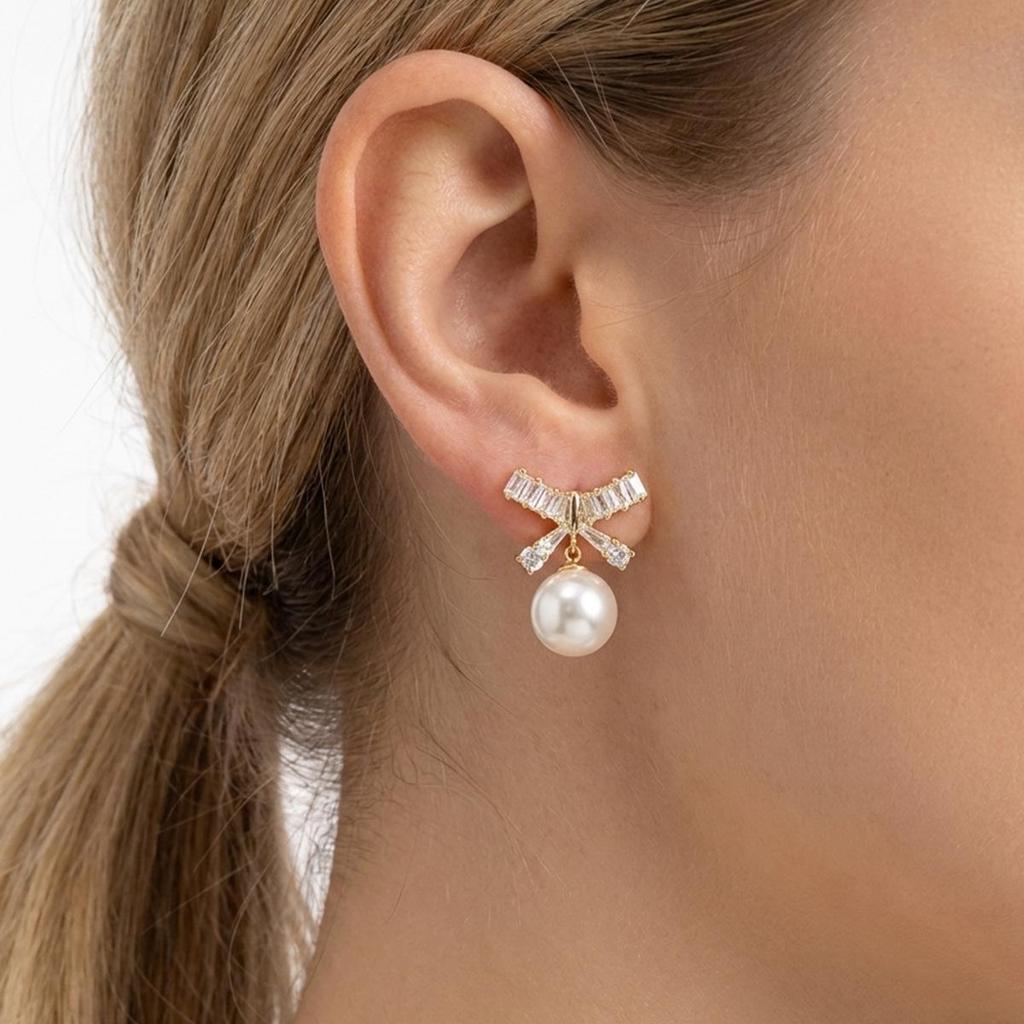 Inlaid Bow Pearl & Zircon Stud Earrings - High-End Feel