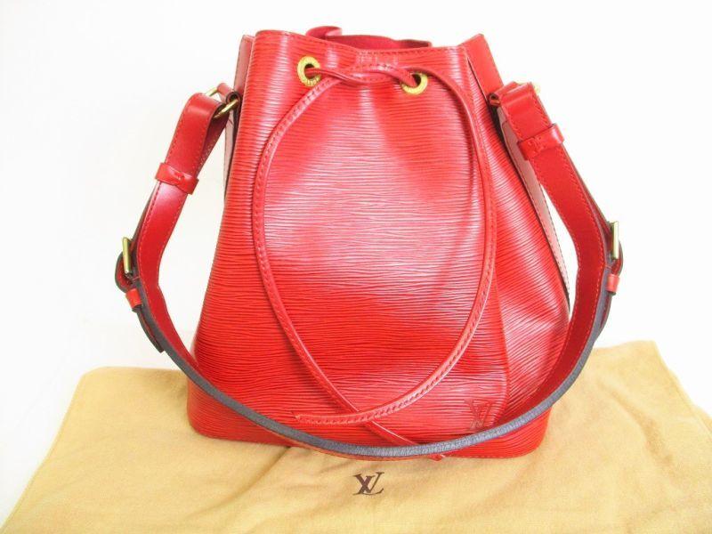 

Автентична шкіряна сумка через плече LOUIS VUITTON Epi Red Petit Noe #8975 Refurbished
