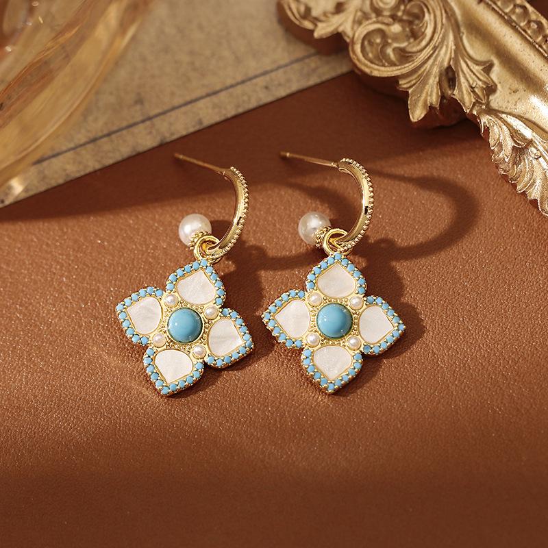 2025 Green Stone Four-Leaf Clover Pearl Stud Earrings - C-Shaped, Light Luxury Niche Design for Women