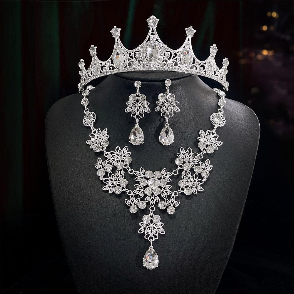 Retro Rhinestone Crown Headwear Three Piece Set Fashionable and Super Shiny Bride Headwear Set Birthday Crown Necklace for Women