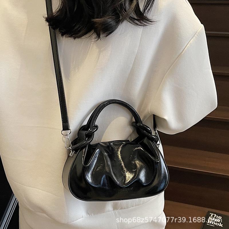 Premium foreign style portable small bag women's 2025 new fashion versatile pleated shoulder bag commuter messenger bag
