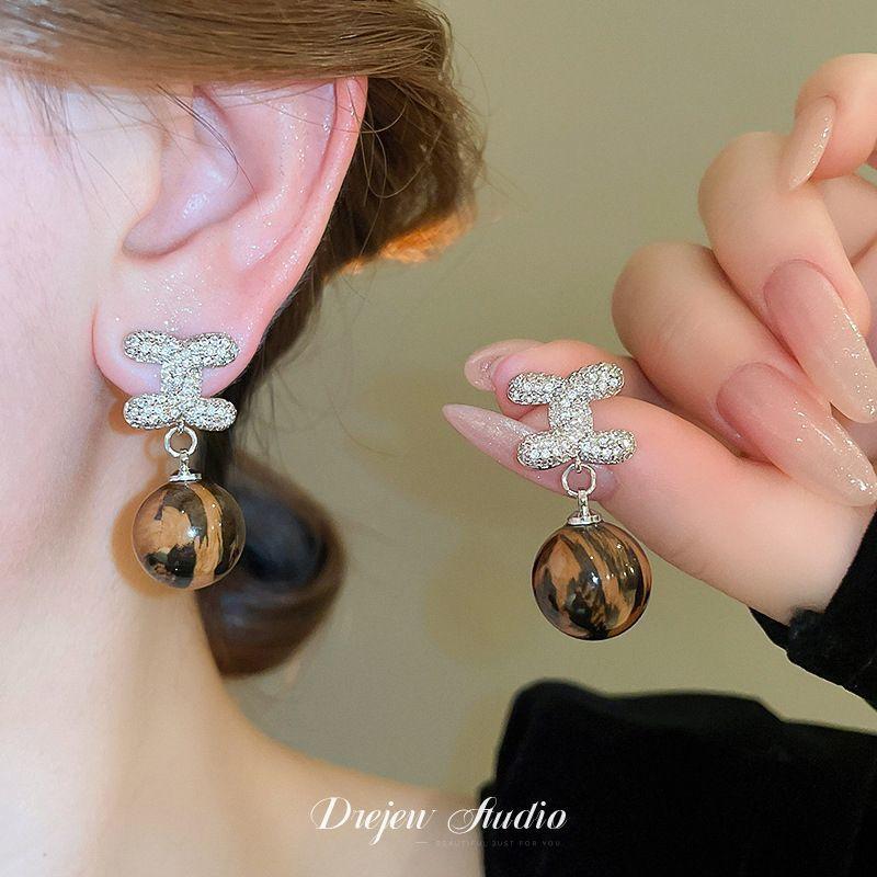 Silver Needle Simulation Camellia Stud Earrings French Retro Elegant Earrings Personalized Fashion Versatile Earrings Niche High Sense