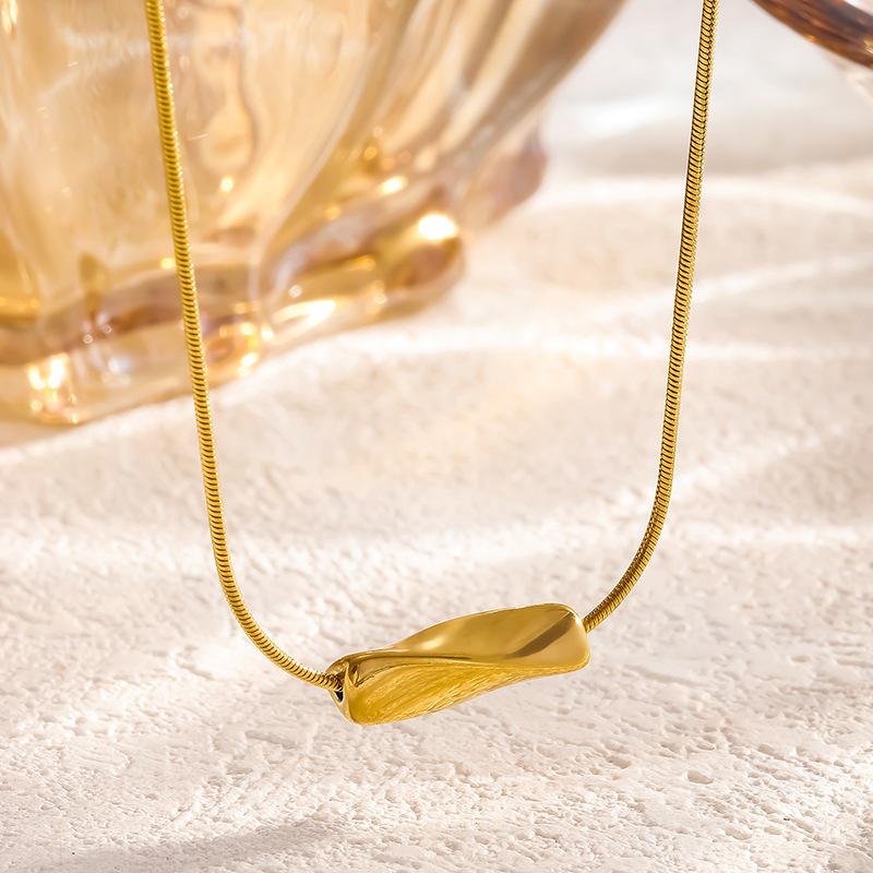Elegant Geometric Clavicle Necklace - Non-fading, Versatile, High-Class Design for Women