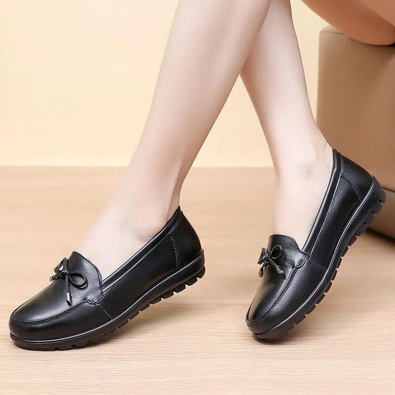 Skórzane Miękkopodzelowe Buty dla Matki, Czółenka, Buty Skórzane, Antypoślizgowe Damskie Buty na Płaskiej Podeszwie dla Kobiet w Średnim Wieku, Wygodne na Wiosnę i Jesień