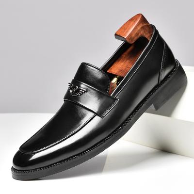 Frühlings Businesskleid Freizeitschuhe erste Schicht Rindsleder Business Lederschuhe Herren runde Zehen flacher Ausschnitt Mode vielseitig fußbetont