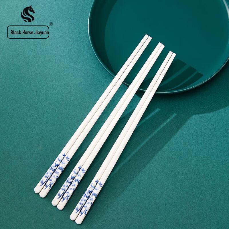 Heima Jiayuan Blue and White Ceramic Chopsticks Gift Set