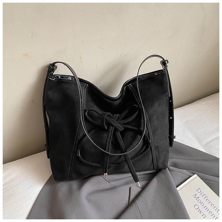 

Retro Large-capacity Single-shoulder Bag, Fashionable Handbag for Women, Stylish Crossbody Bag чёрный