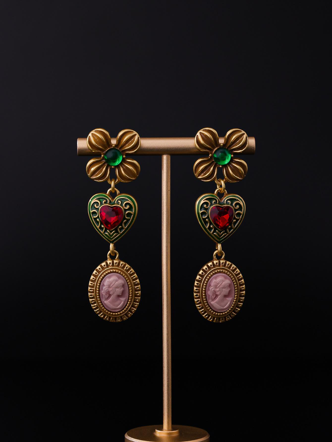 

Средневековый Цветок Старое Ожерелье Персонализированный Ретро Набор Винтажная Придворная Любовь Портрет Универсальные Серьги