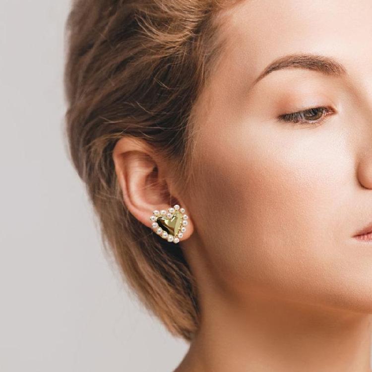 Charm Heart Ear Studs Unique Cartoon Jewelry Heart Earrings Alloy Texture Women Pendiente Present for Women and Girls