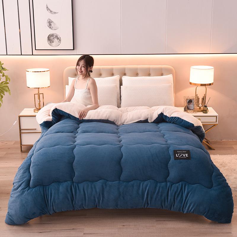 Double-Sided Lambswool Fleece Quilt for Winter, Spring & Autumn - Cozy Single & Double Bedding
