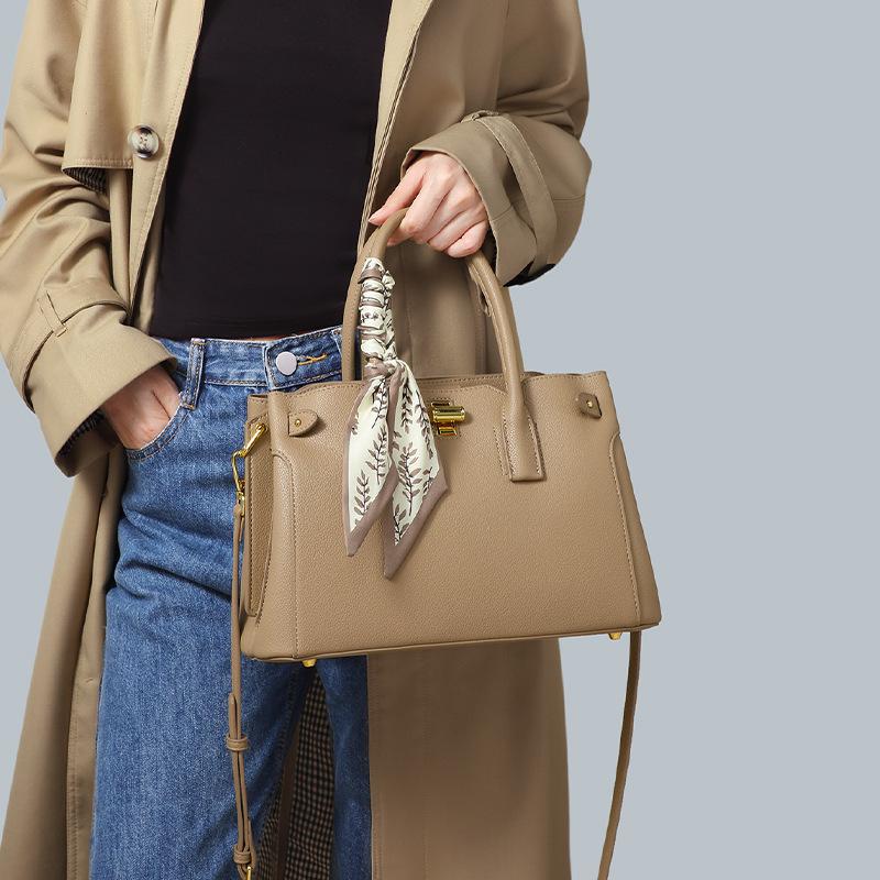2025 New Autumn Winter Fashion Versatile Women's Bag Crossbody Elegant Mom Bag Large Capacity Shoulder Handbag