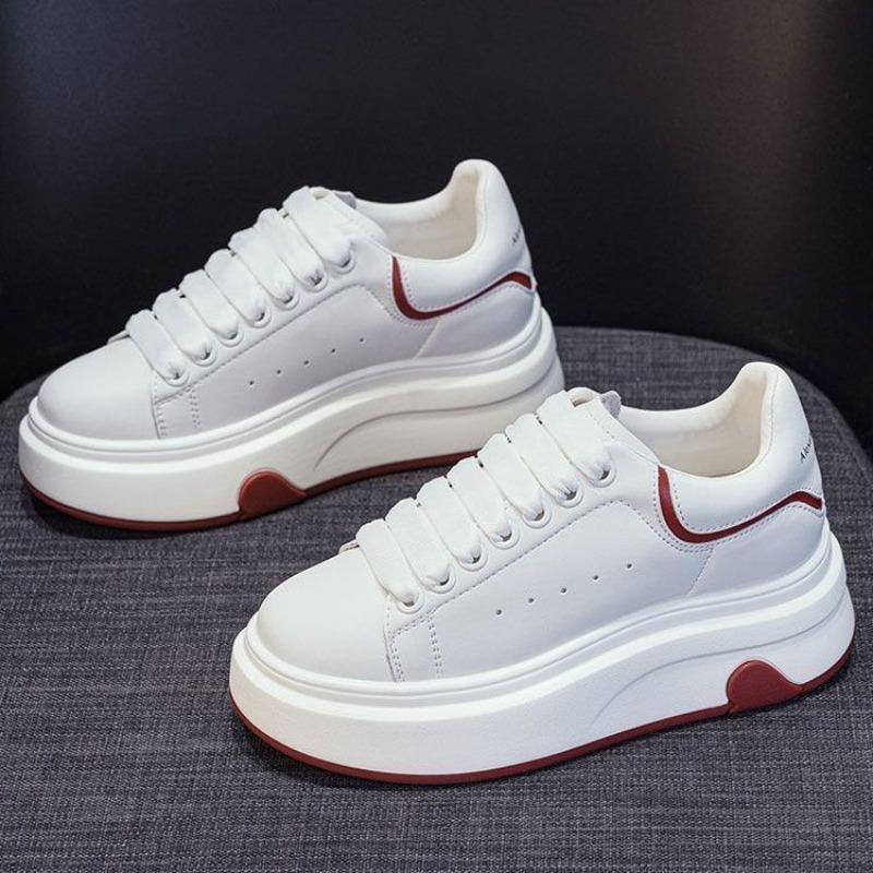 Spring and Autumn Versatile Lightweight Comfortable Fashion Casual Board Shoes Small Man Height Increasing Soft Leather Little White Shoes Women