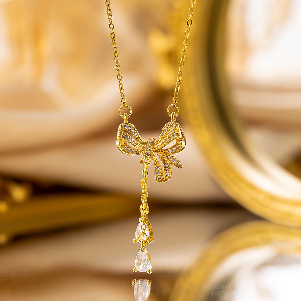 Elegant Luxury Full Zircon Copper Micro Inlaid Necklace Women Simple Exquisite Collarbone Chain Necklace