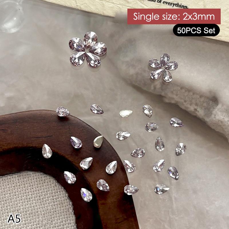 50 Stück Mehrfarbige Mini-Wassertropfen Zirkon Nail Art Strasssteine 3D Flachboden Kristallsteine Maniküre Dekoration