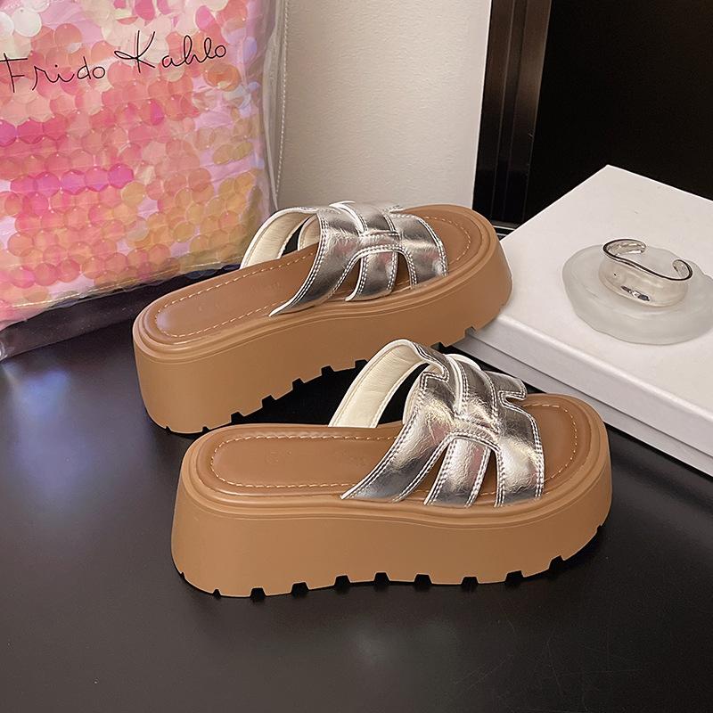 Summer new thick-soled silver one-word slippers women's fashion casual beach women's shoes