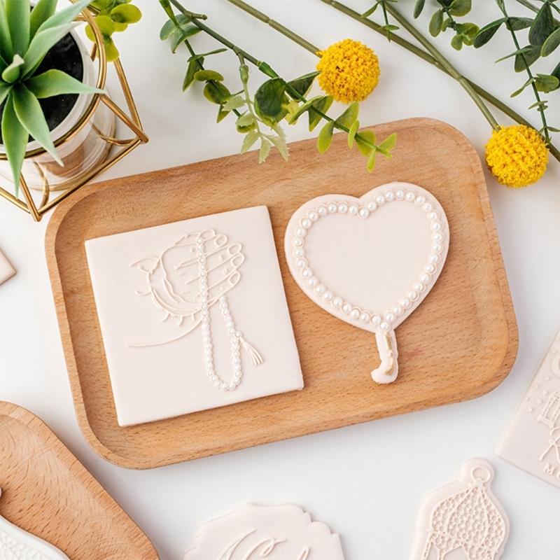 Plastic Biscuit Molds Cookie Stamp Tower Moon Pattern Cookie Cutter DIY Fondants Cake Molds Kitchen Pastries Bakewares