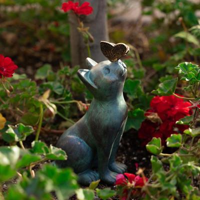Curiosity Cat Garden Ornament with Butterfly Simulated Animal Courtyard Decoration Home Resin Crafts Sculpture