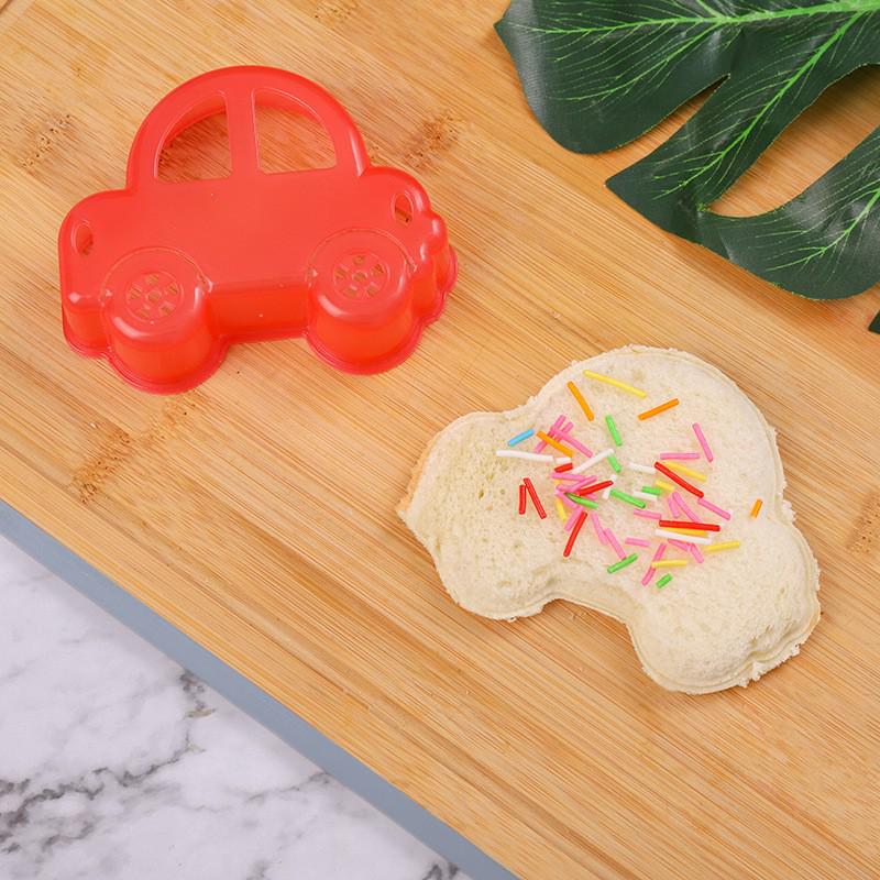 Creative Bear Sandwich Cutter: DIY Children's Cartoon Toast Mold