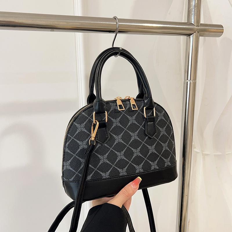 Fashion Retro Contrasting Color Portable Shell Bag 2025 Summer New Trend Casual Women's Bag Popular Shoulder Messenger Bag