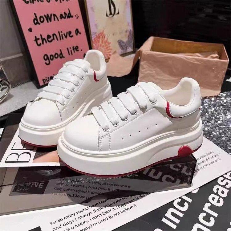 Love thick-soled spring new height-increasing and thin casual sports leather board shoes