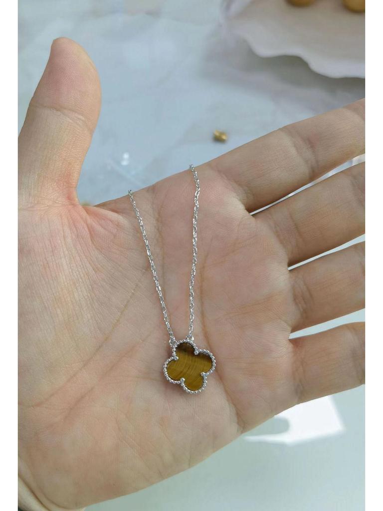 Halskette mit vierblättrigem Kleeblatt, 18 Karat vergoldet, mit Anhänger aus rosenrotem Chalcedon, Achat und weißem Muschelkern für Damen