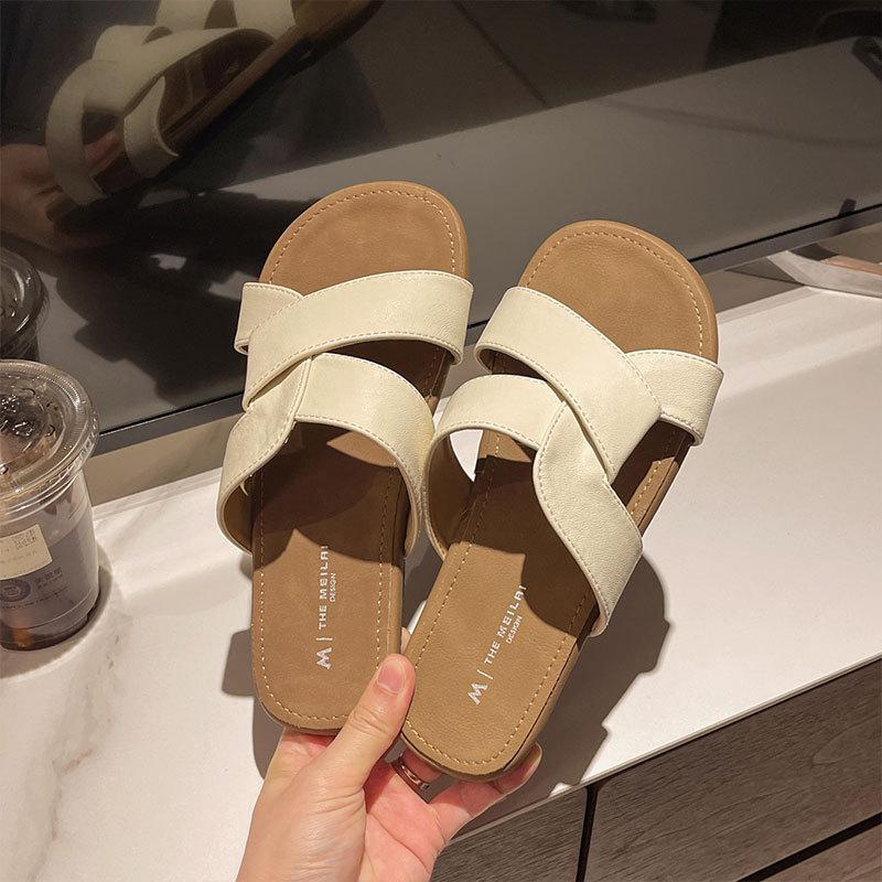 

Шлепанцы с перекрестными ремешками женские летние 2025 новинка французский ретро стиль повседневные на плоской подошве пляжные нескользящие сандалии 40 бежевый